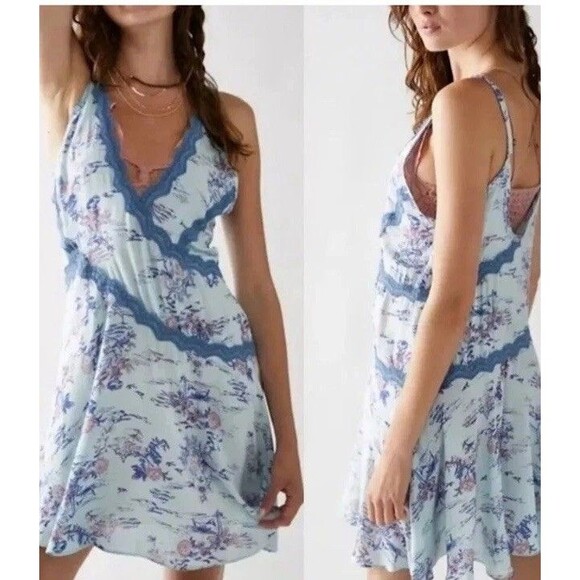 Intimately Free People Slip My Mind Dress  Blue Floral Lace Boho Coquette Small - Picture 1 of 12